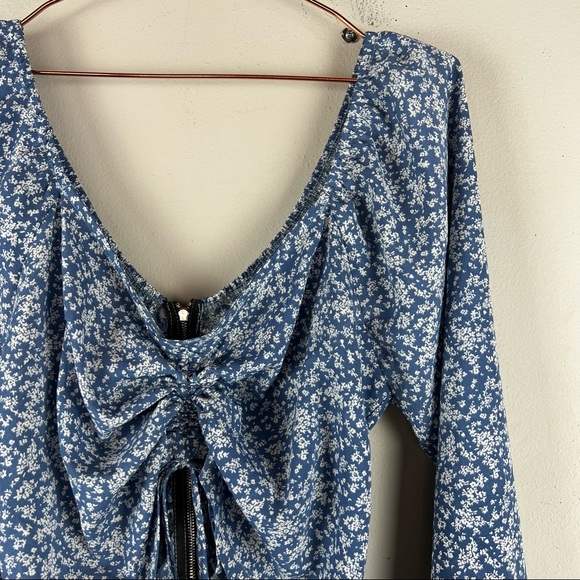 SHEIN Curve Cropped Blue Floral Blouse - Size 1XL - Picture 3 of 5